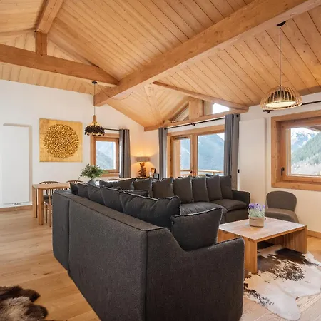 Peridot Champagny-en-vanoise - By Emerald * ラ・プラーニュ