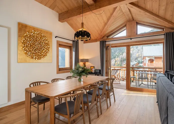 Peridot Champagny-en-vanoise - By Emerald * ラ・プラーニュ