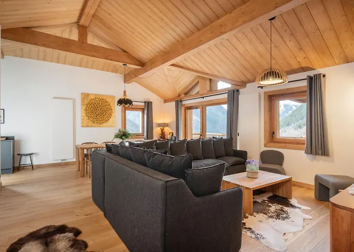 Peridot Champagny-en-vanoise - By Emerald * ラ・プラーニュ