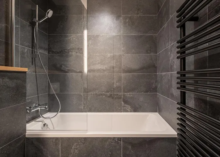 Peridot Champagny-en-vanoise - By Emerald * ラ・プラーニュ