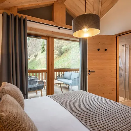 Peridot Champagny-en-vanoise - By Emerald Daire