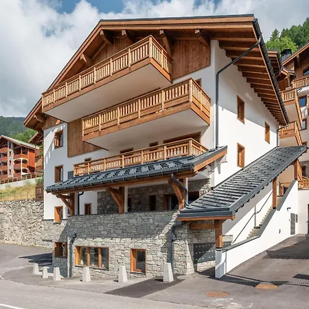 Peridot Champagny-en-vanoise - By Emerald