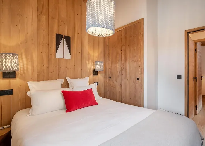 Peridot Champagny-en-vanoise - By Emerald * 拉普拉涅