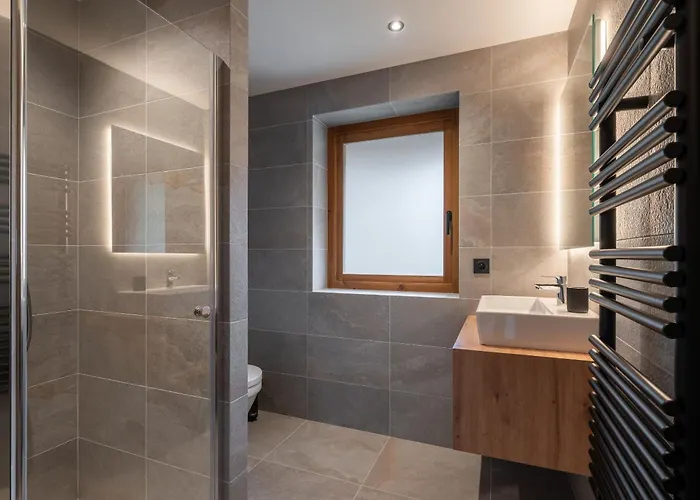 Peridot Champagny-en-vanoise - By Emerald *